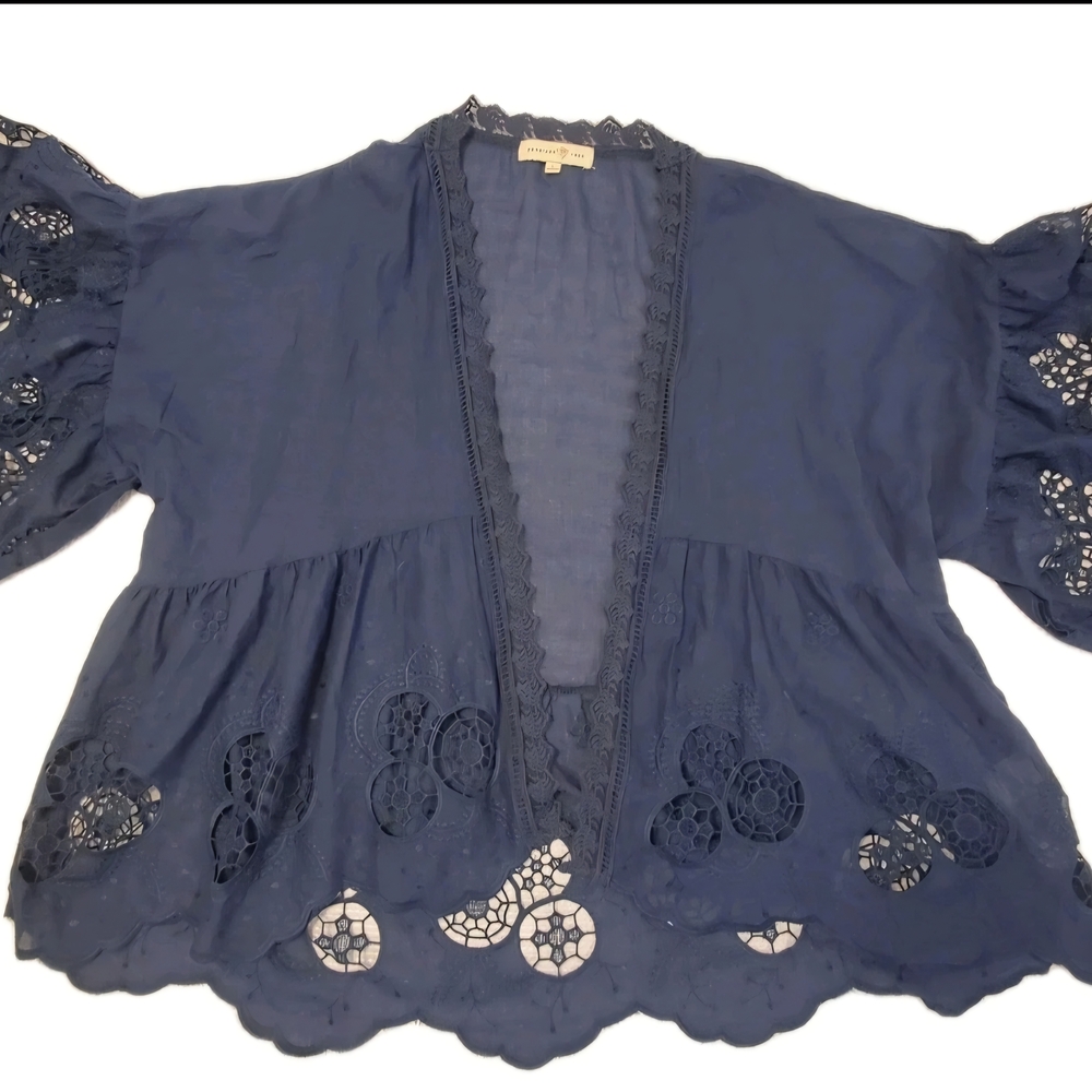 Penelope Rose Blue Lace Kimono Size: XS